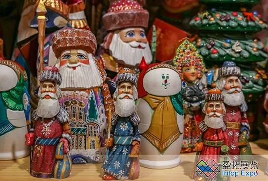 俄罗斯人的圣诞节消费稳定，但实用的礼物优先.jpg
