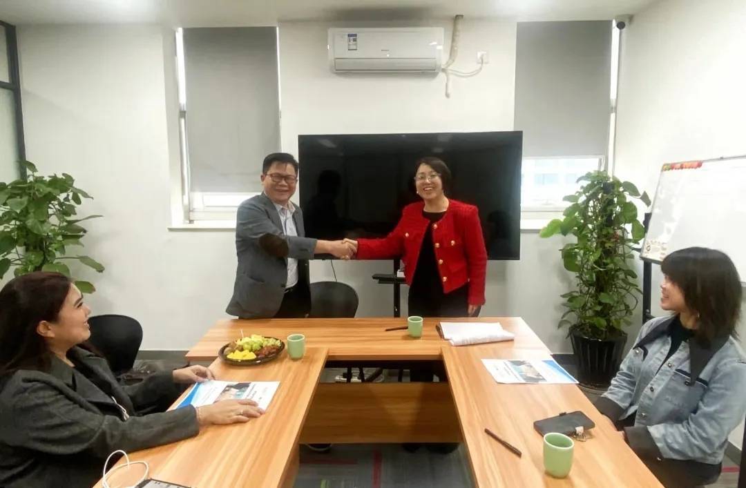 會議合照.jpg