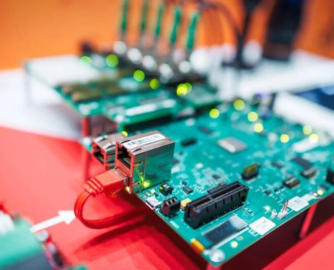 德國紐倫堡國際嵌入式展覽會  EMBEDDED WORLD 2024：密集對話，展廳爆滿