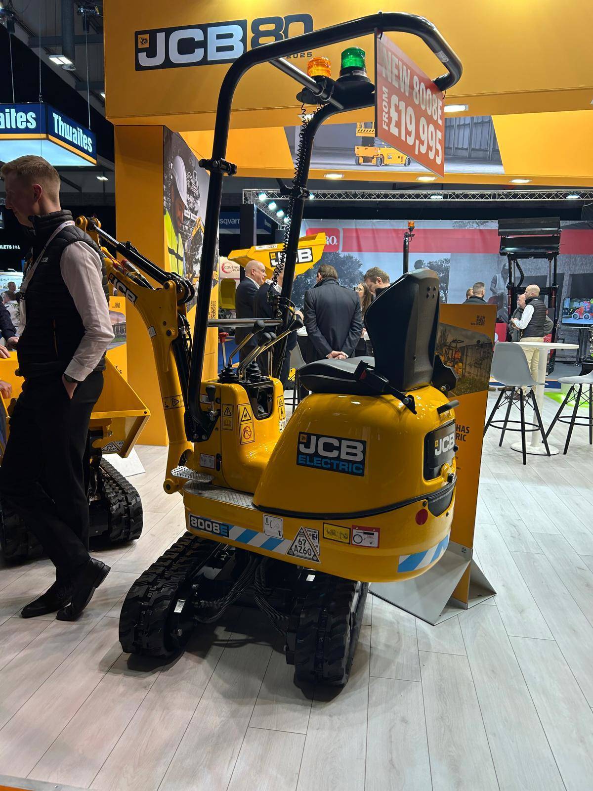 2025年英國考文垂國際租用工業(yè)展覽會：JCB更強電動款