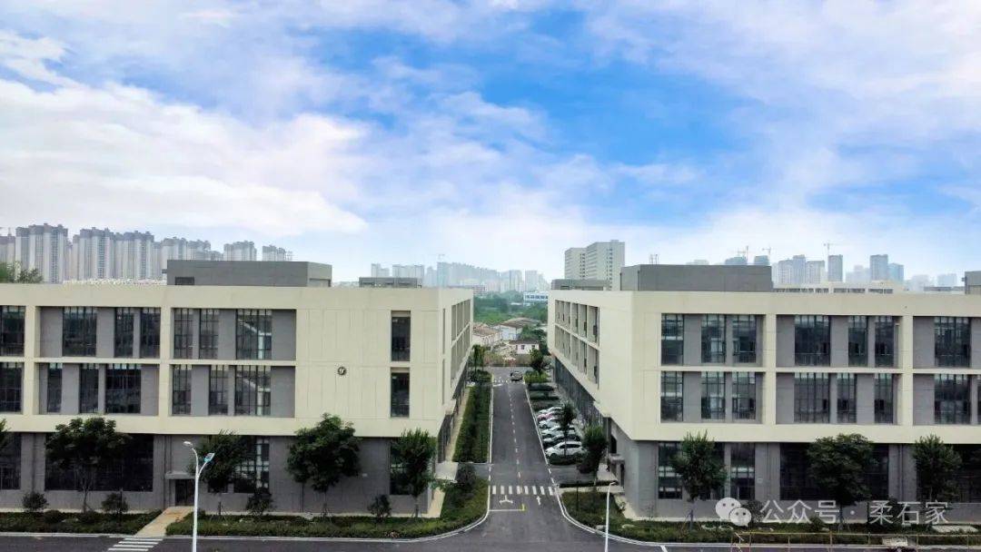 【柔石家越南首秀告捷】柔石智造閃耀2025胡志明國(guó)際建筑建材及家居產(chǎn)品展 開(kāi)拓邁出關(guān)鍵一步 【柔石家越南首秀告捷】柔石智造閃耀2025胡志明國(guó)際建筑建材及家居產(chǎn)品展 開(kāi)拓邁出關(guān)鍵一步