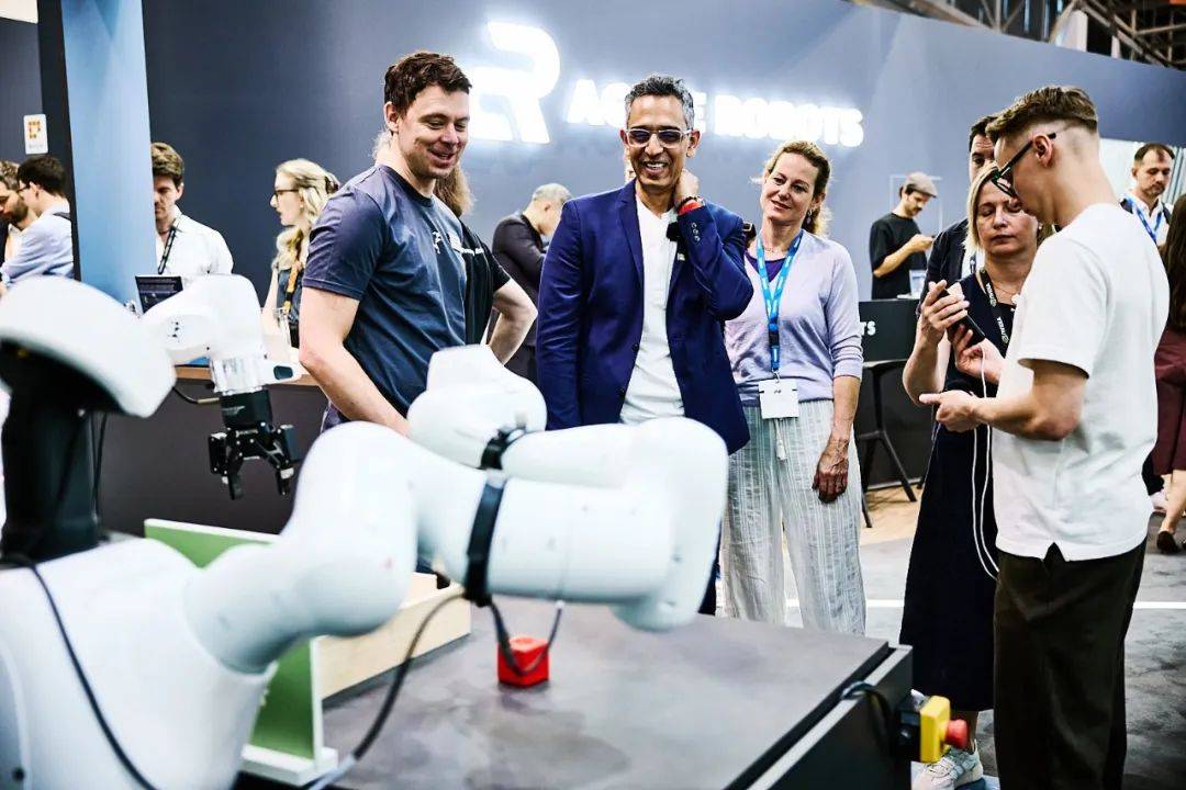 展會前沿｜Franka Robotics雙臂平臺亮相2025年 Automatica，全新升級Franka Research 3不容錯過！