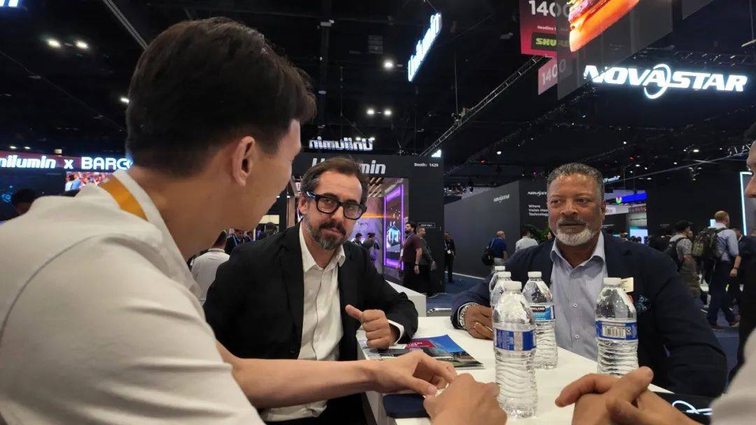 InfoComm 2025圓滿收官 | 美矽微單端控制1080像素超長(zhǎng)透明隱形模組引關(guān)注 InfoComm 2025圓滿收官 | 美矽微單端控制1080像素超長(zhǎng)透明隱形模組引關(guān)注
