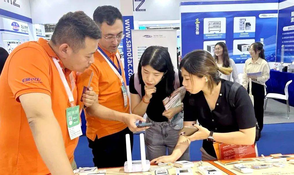 精创温湿度记录仪亮相2025年世界制药原料中国展 彰显全球竞争力 精创温湿度记录仪亮相2025年世界制药原料中国展 彰显全球竞争力