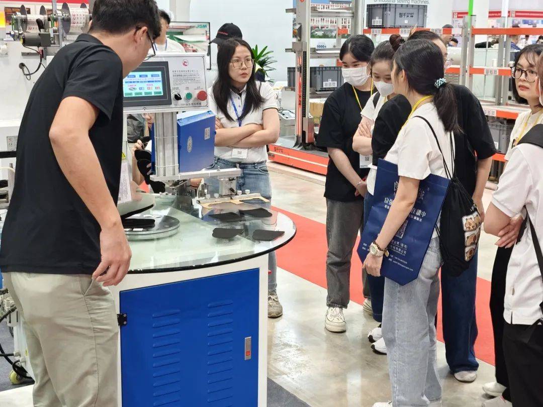 腾宇龙亮相2025年第二十五届越南国际鞋类、皮革及工业设备展,圆满收官! 腾宇龙亮相2025年第二十五届越南国际鞋类、皮革及工业设备展,圆满收官!