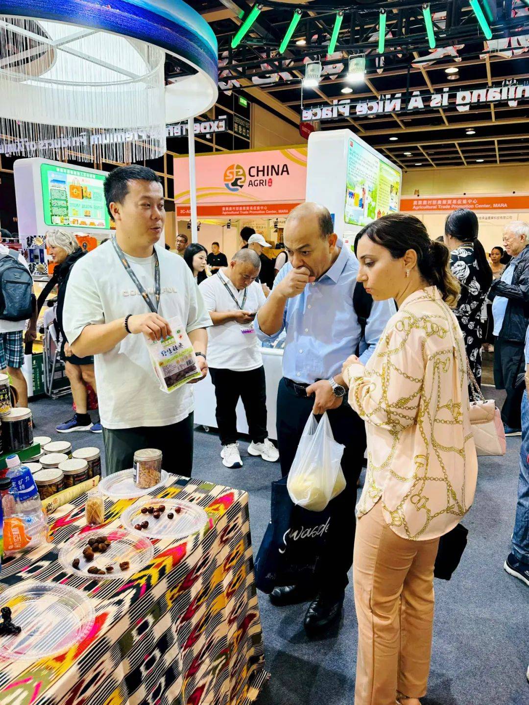 西圣果业闪耀2025年香港美食博览会 | 共赴甜蜜之约