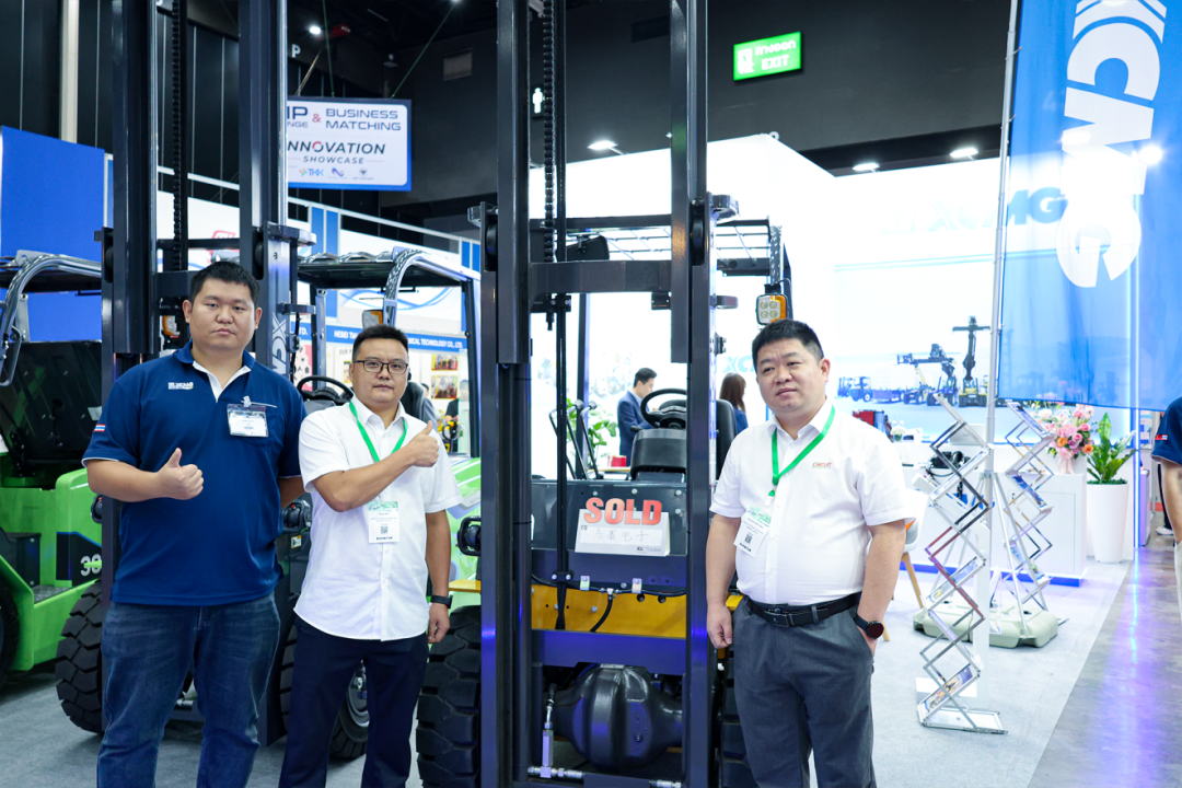 “ 绿动 ” 泰国!徐工新能源叉车登陆TILOG LOGISTIX 2025|赋能低碳物流 “ 绿动 ” 泰国!徐工新能源叉车登陆TILOG LOGISTIX 2025|赋能低碳物流